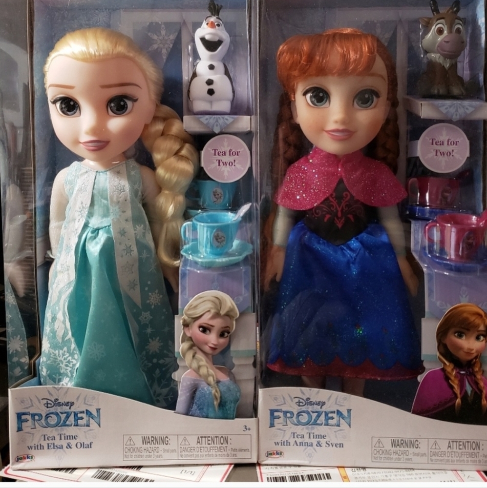 Disney Frozen Tea Time Set with Elsa and Anna Dolls